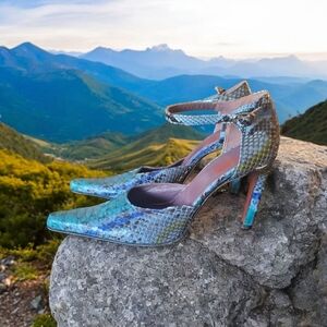 VTG Stunning Snakeskin Leather Sole Point Pump  Made in Italy Sz 38